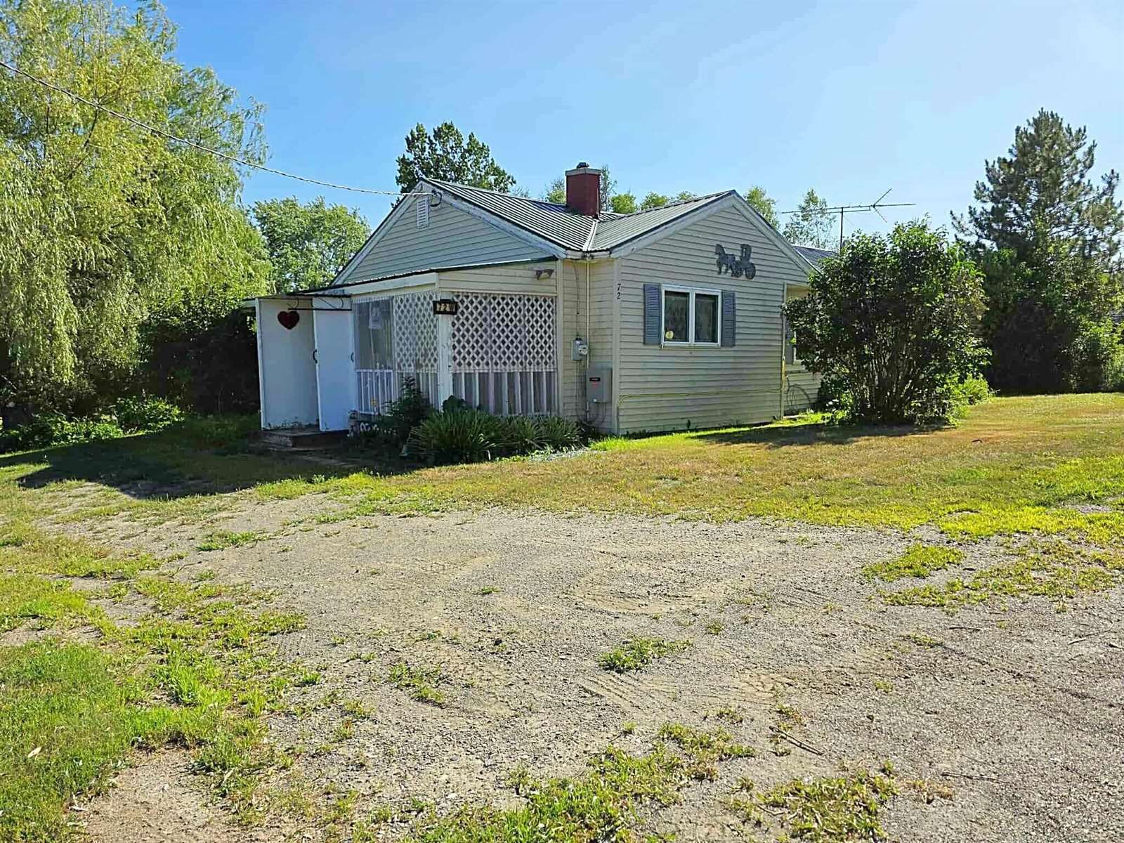 72 West Main Street, Monroe, ME 04951