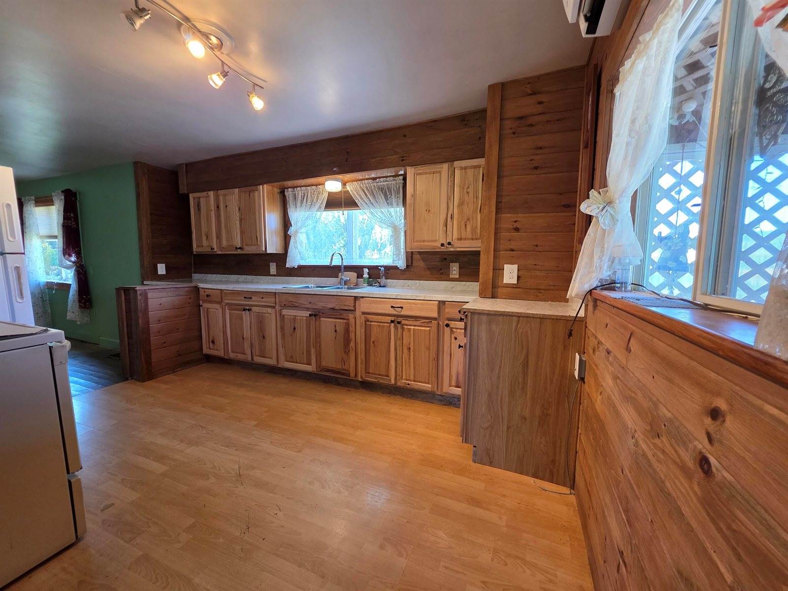 72 West Main Street, Monroe, ME 04951