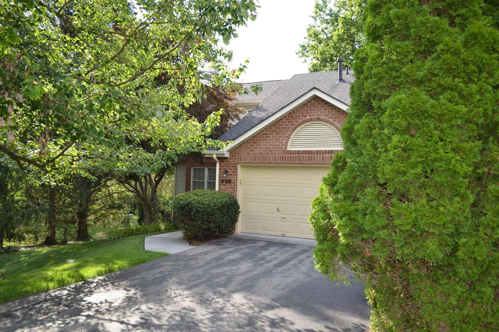 906 VISTA Terrace, Blacksburg, VA 24060