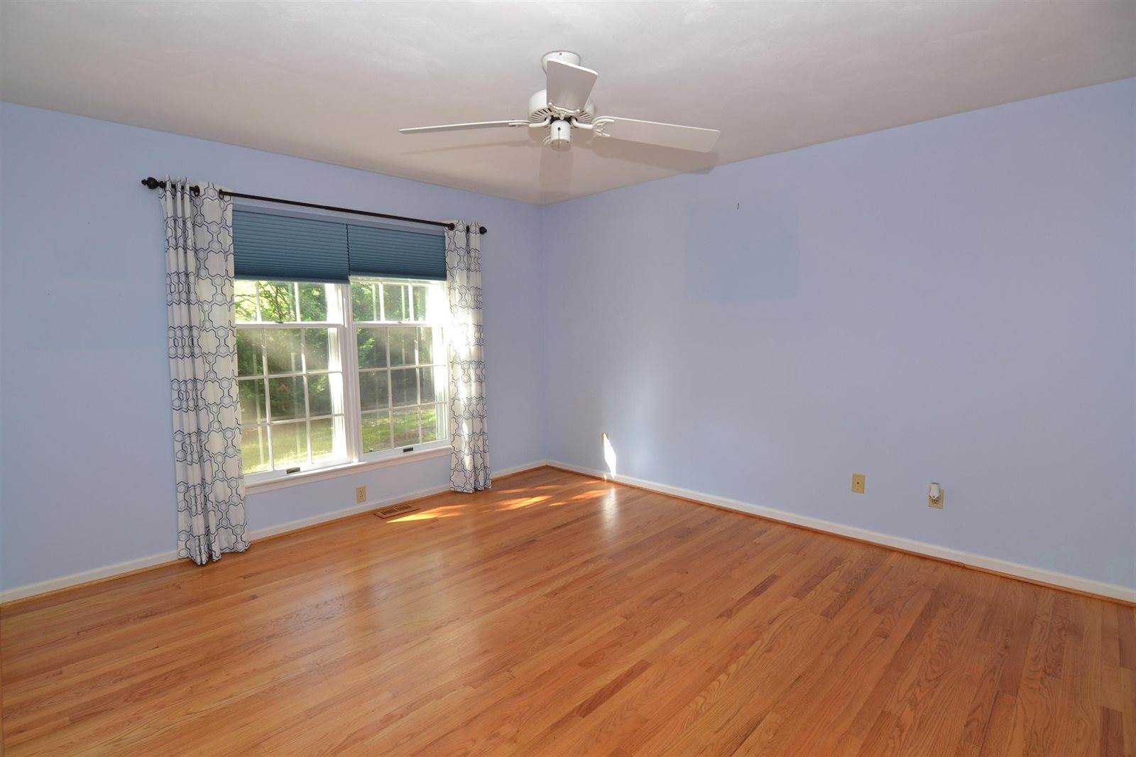 906 VISTA Terrace, Blacksburg, VA 24060