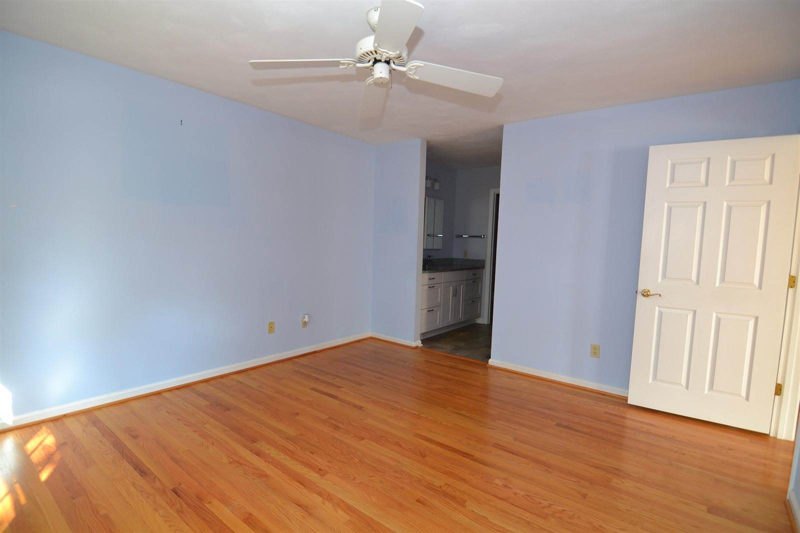 906 VISTA Terrace, Blacksburg, VA 24060