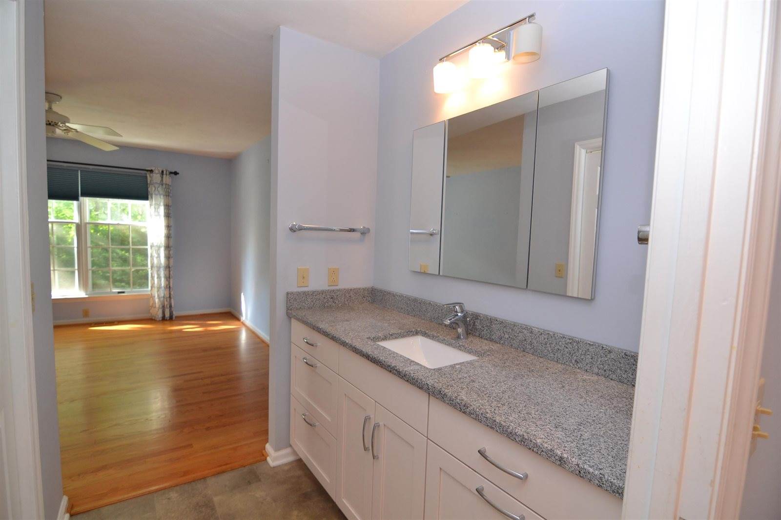 906 VISTA Terrace, Blacksburg, VA 24060