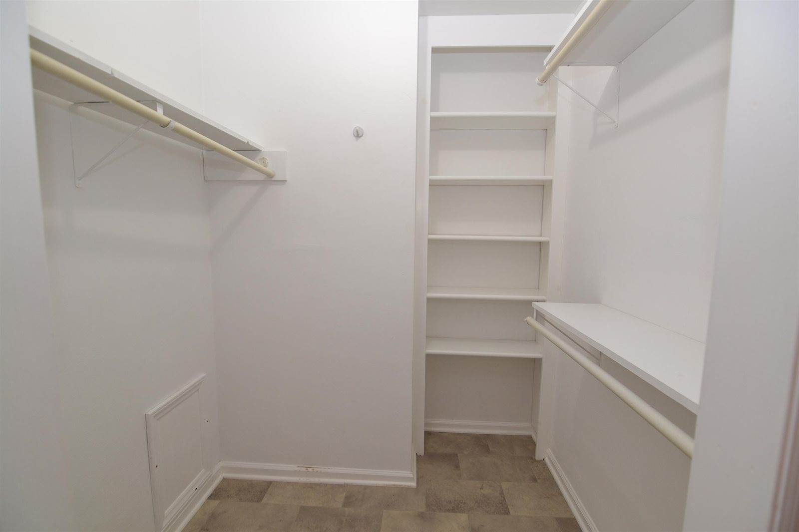 906 VISTA Terrace, Blacksburg, VA 24060