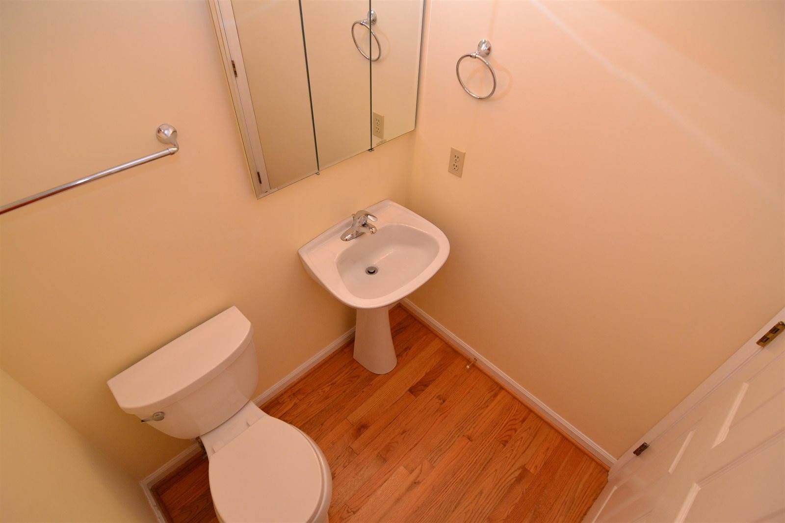 906 VISTA Terrace, Blacksburg, VA 24060