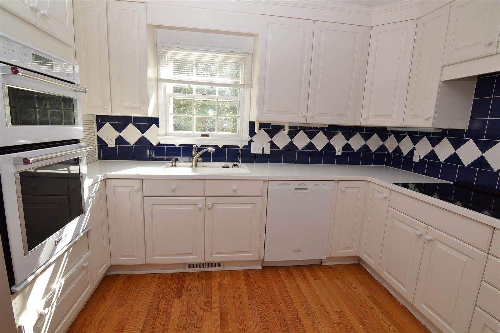 906 VISTA Terrace, Blacksburg, VA 24060