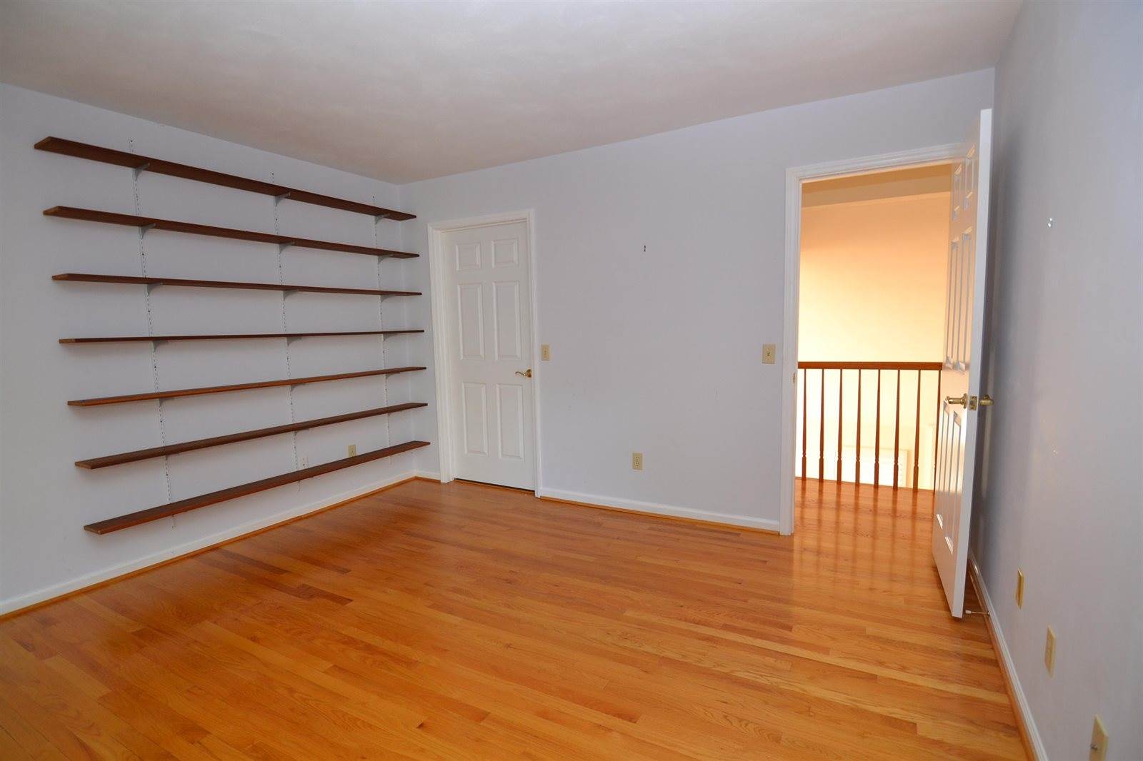 906 VISTA Terrace, Blacksburg, VA 24060