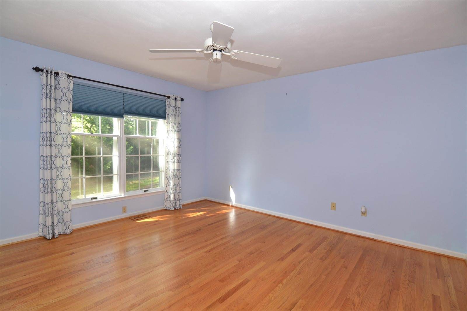 906 VISTA Terrace, Blacksburg, VA 24060