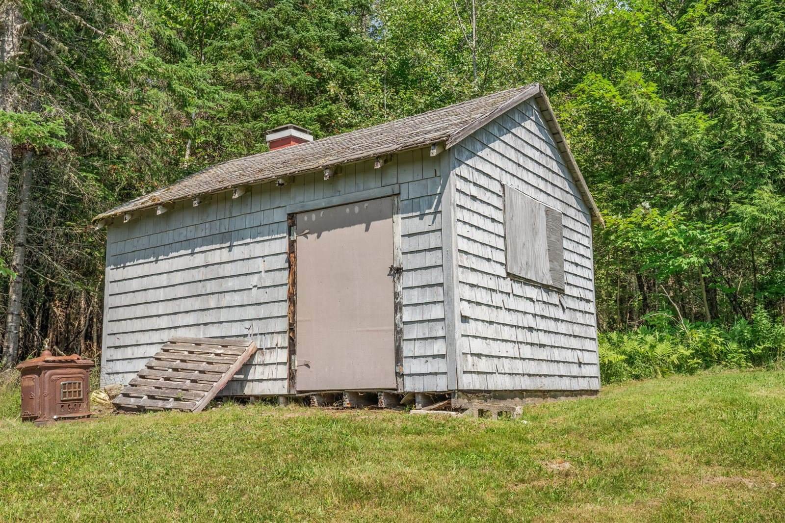 612 Main Road, Burlington, ME 04417