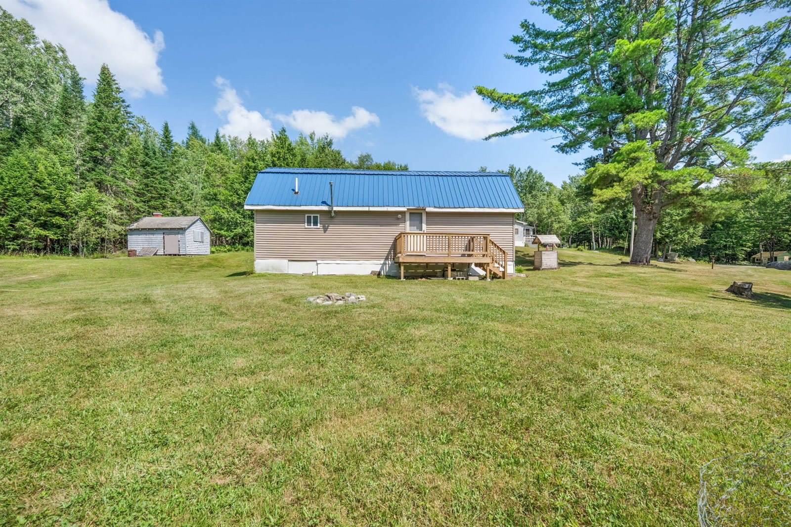 612 Main Road, Burlington, ME 04417