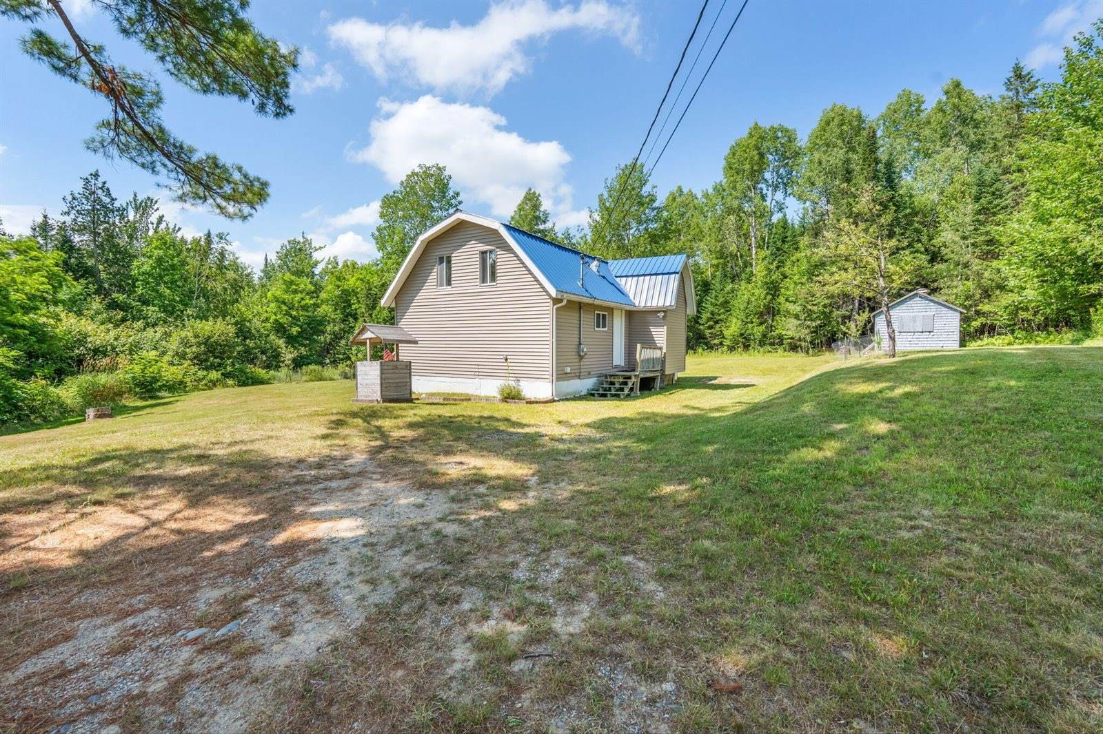 612 Main Road, Burlington, ME 04417