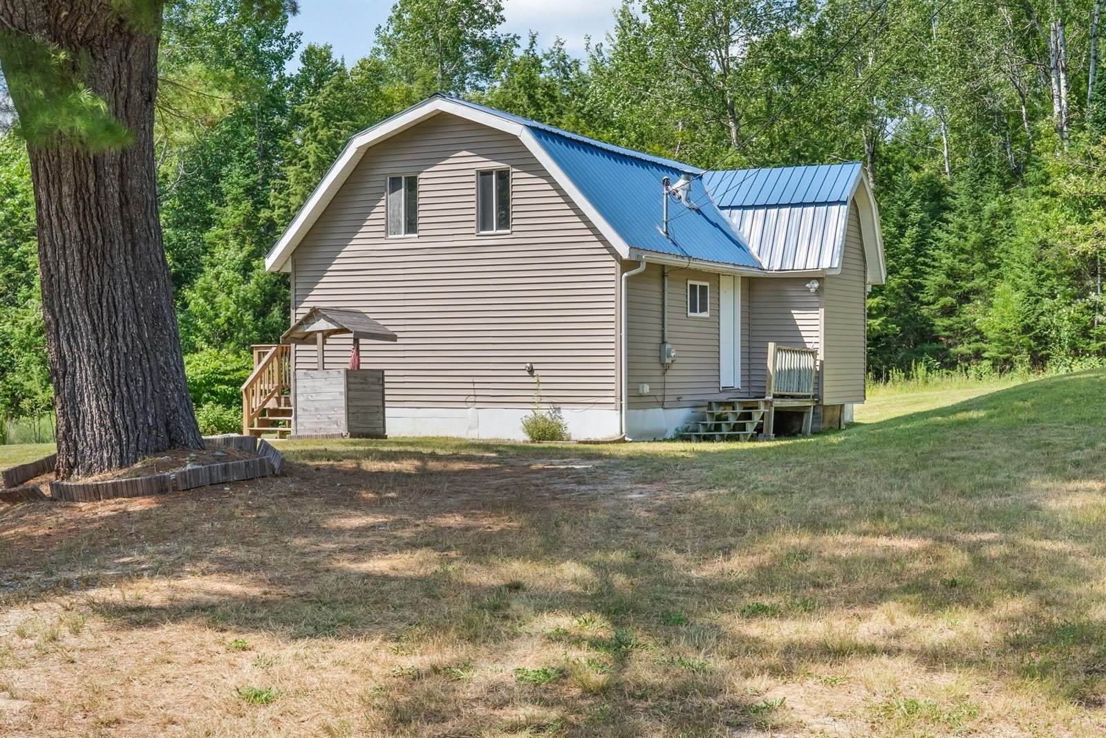 612 Main Road, Burlington, ME 04417