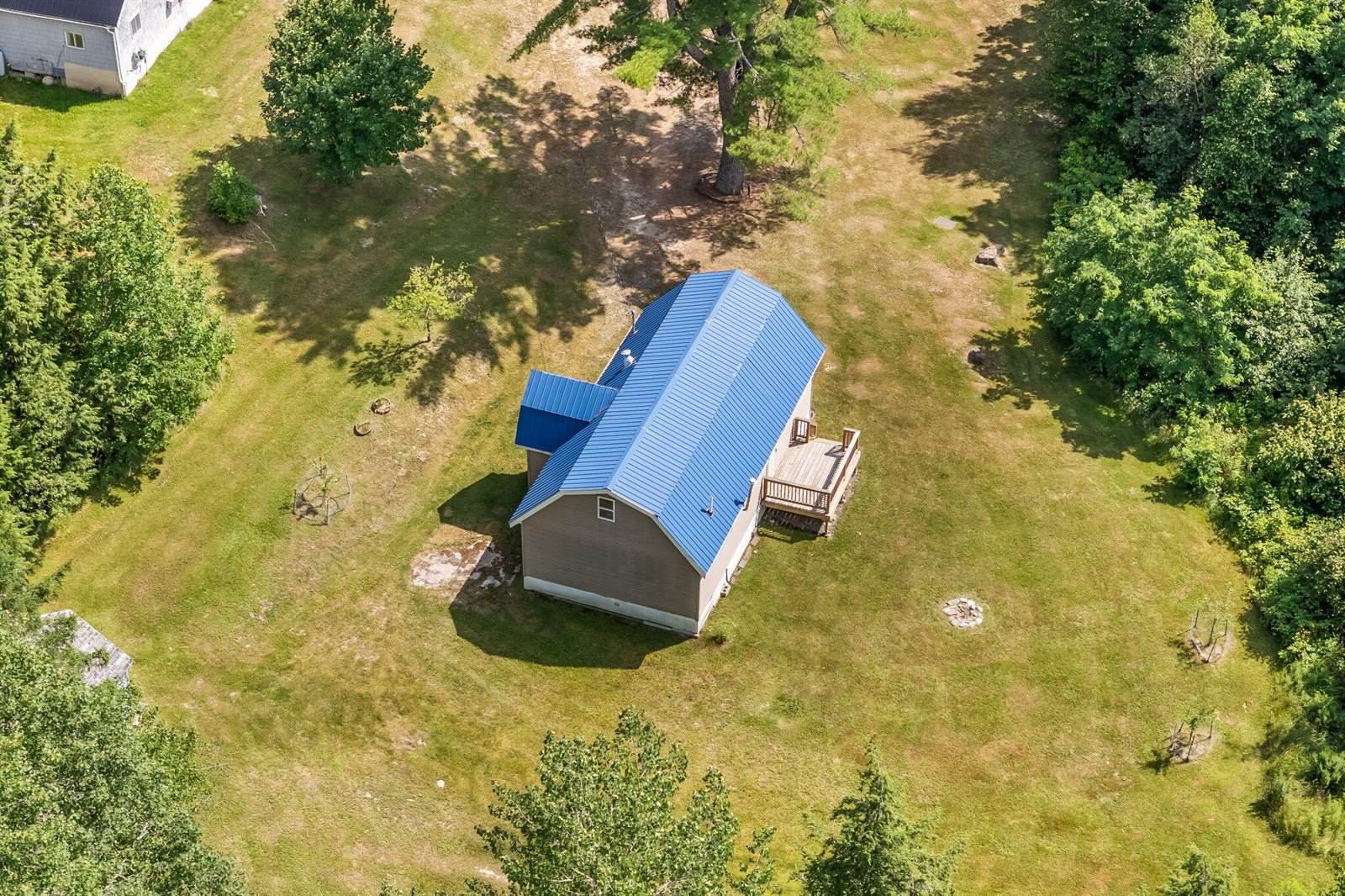 612 Main Road, Burlington, ME 04417