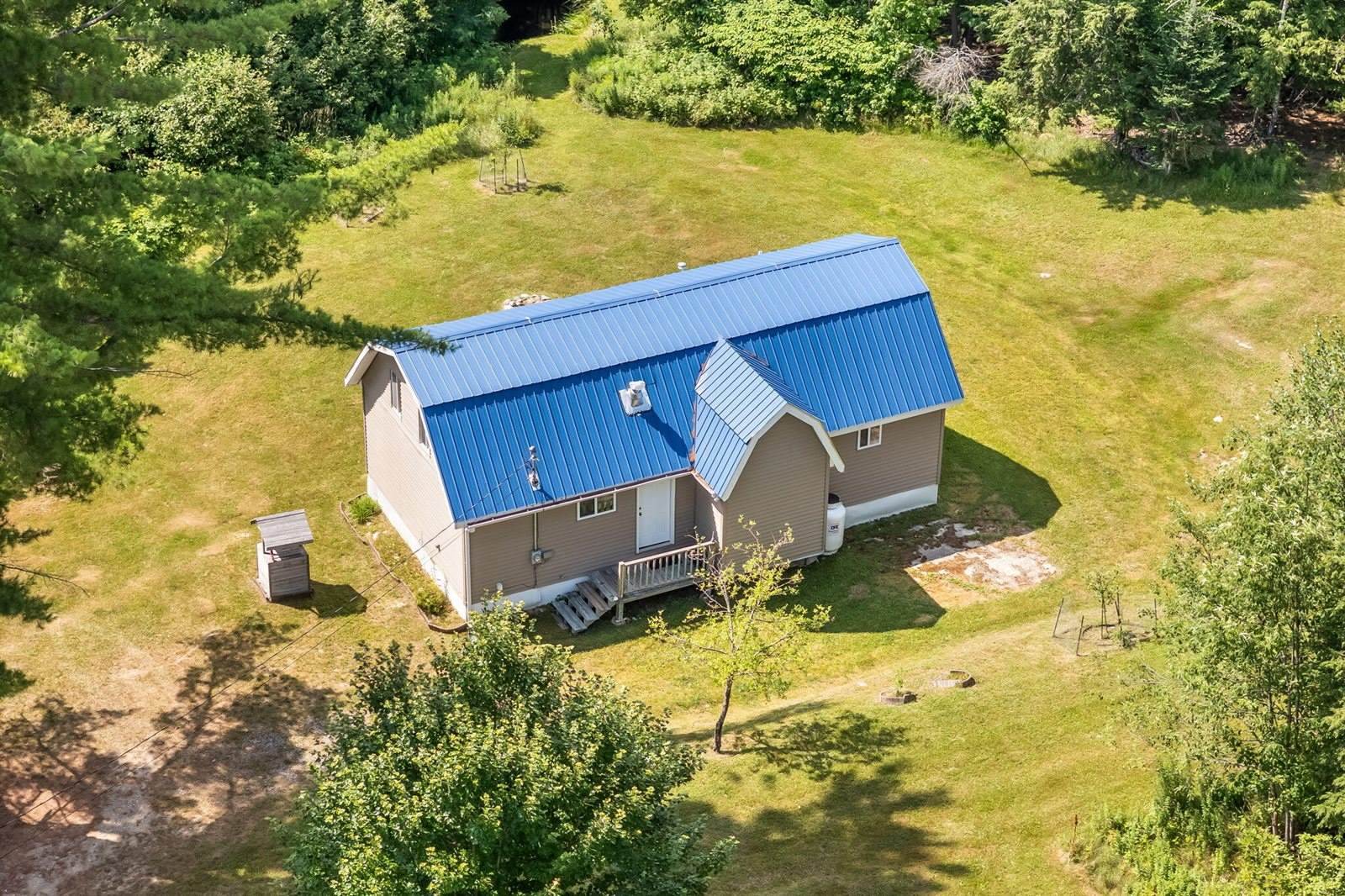 612 Main Road, Burlington, ME 04417