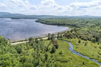 612 Main Road, Burlington, ME 04417