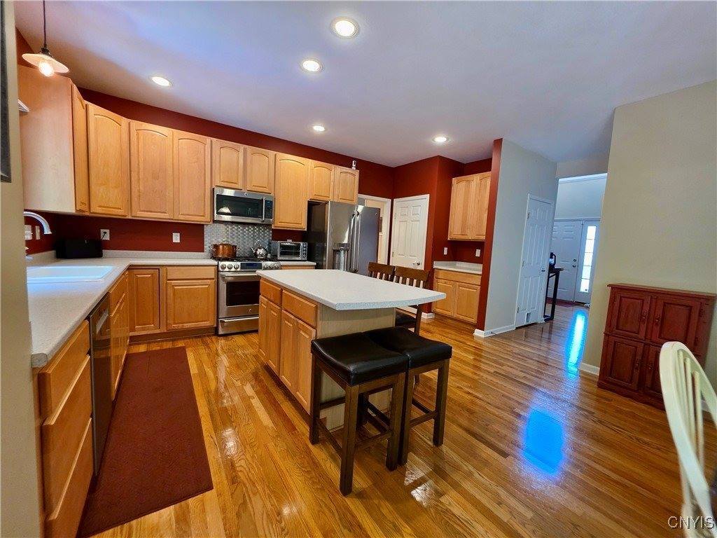 9142 Frenchmans Creek Drive, Lysander, NY 13135