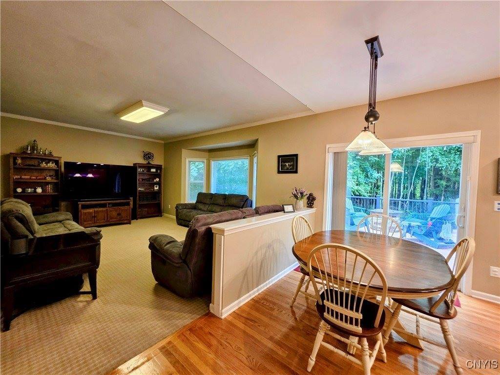 9142 Frenchmans Creek Drive, Lysander, NY 13135