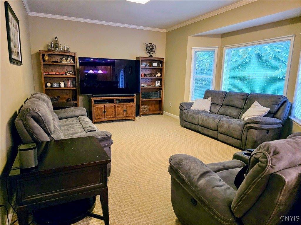 9142 Frenchmans Creek Drive, Lysander, NY 13135