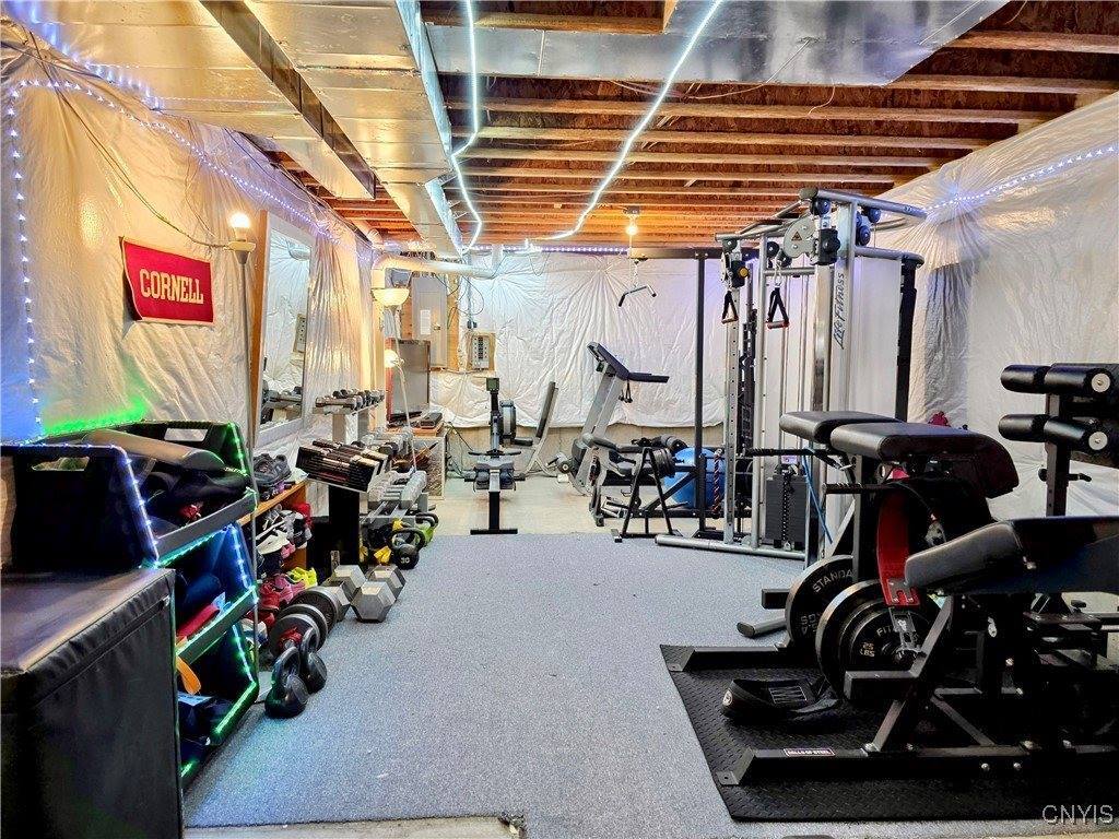 9142 Frenchmans Creek Drive, Lysander, NY 13135