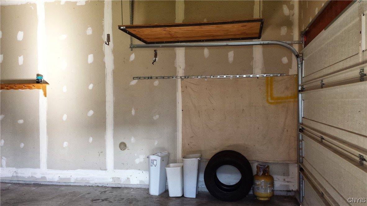 9142 Frenchmans Creek Drive, Lysander, NY 13135