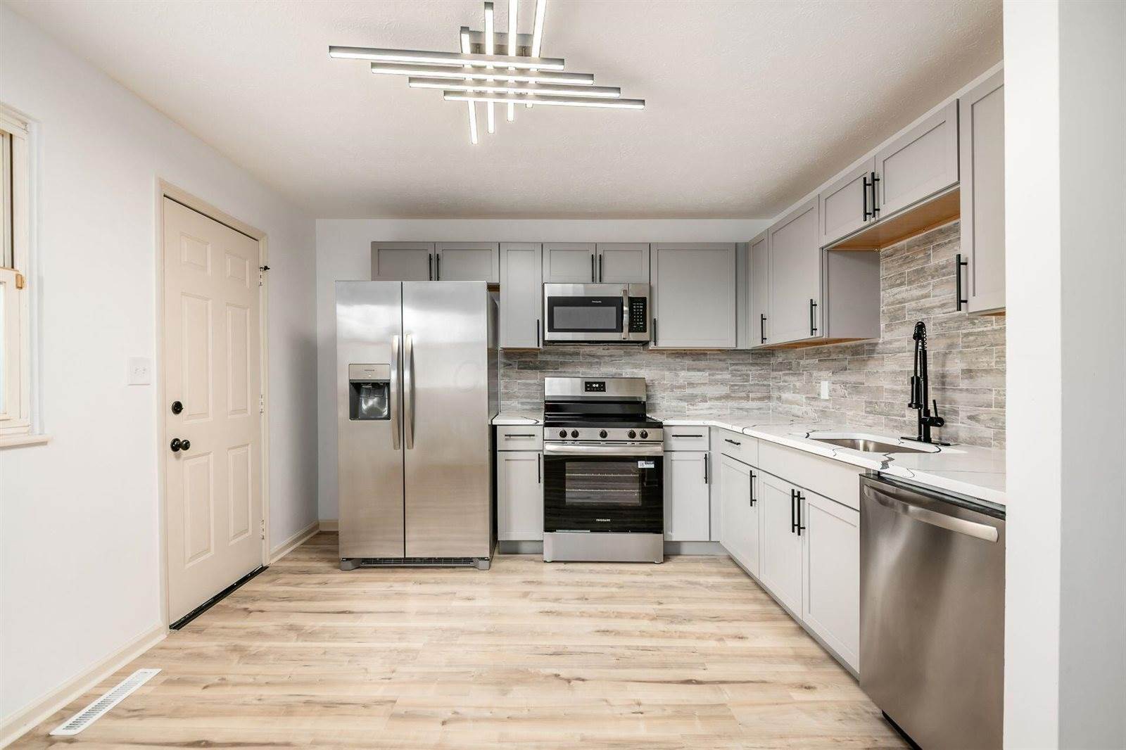 3735 Christie Road West, Columbus, OH 43207