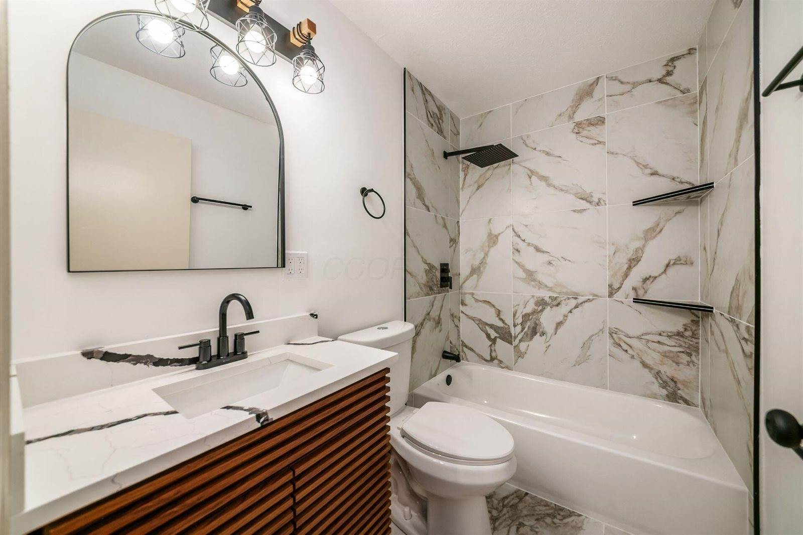 3735 Christie Road West, Columbus, OH 43207