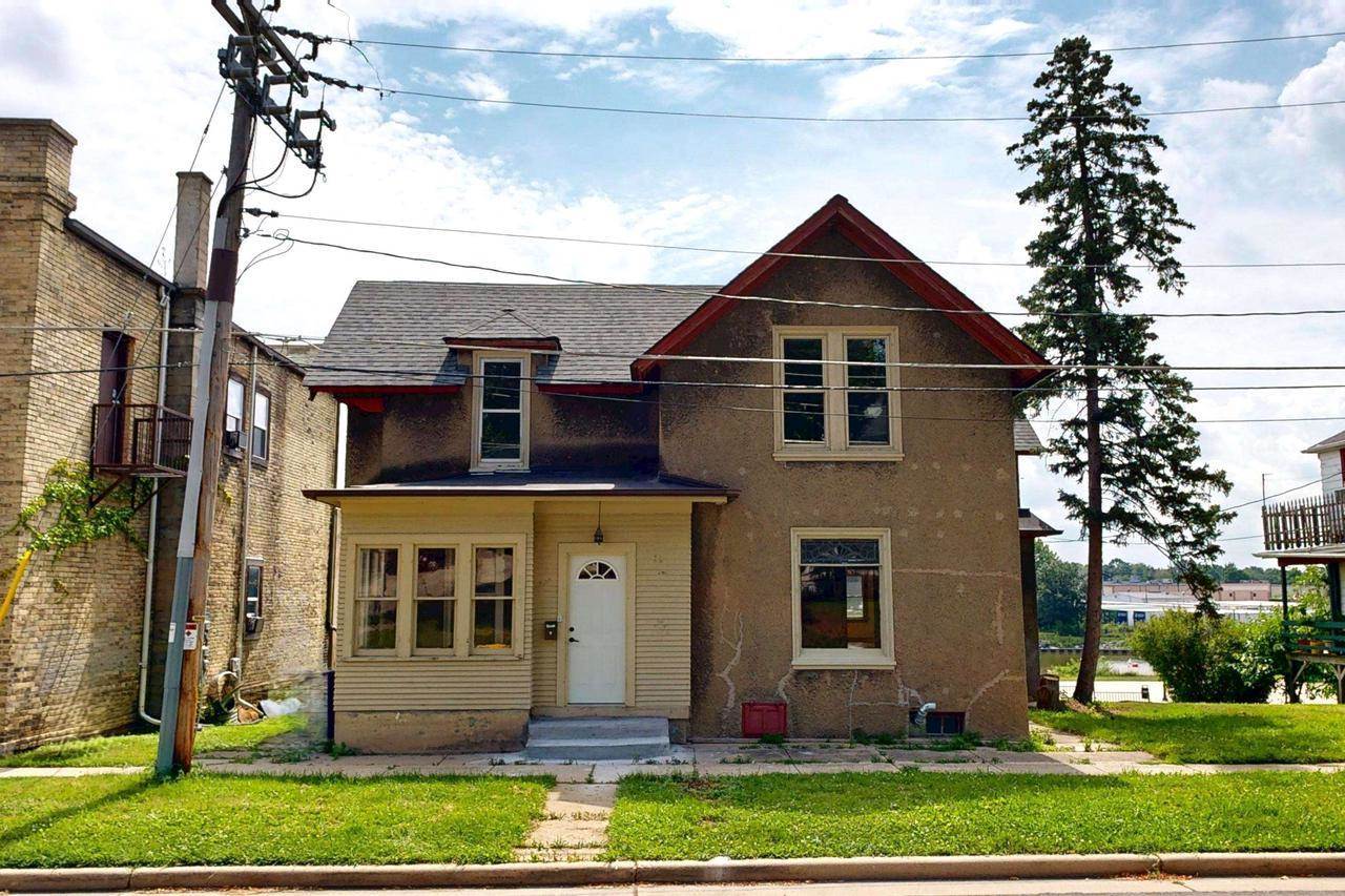 204 Wisconsin Drive, Jefferson, WI 53549