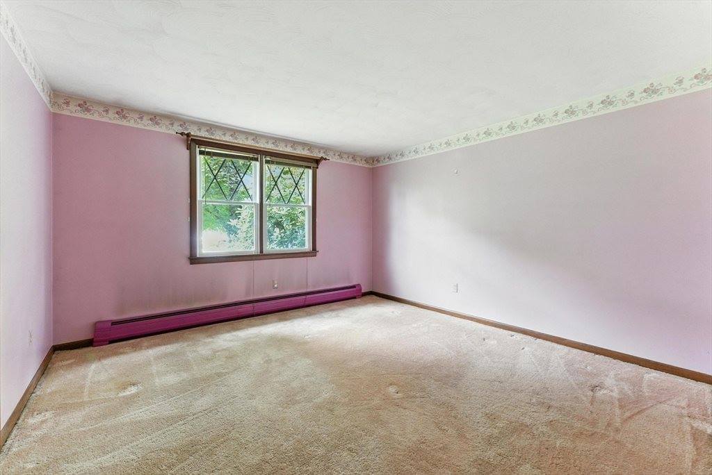 612 N Liberty St, Belchertown, MA 01007