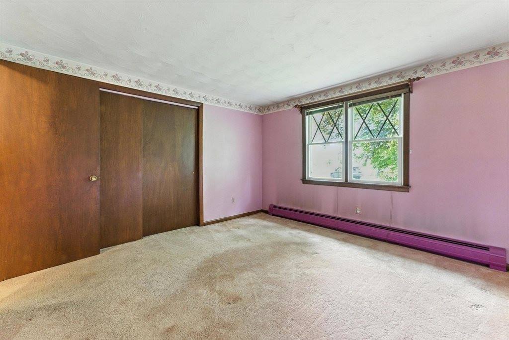 612 N Liberty St, Belchertown, MA 01007