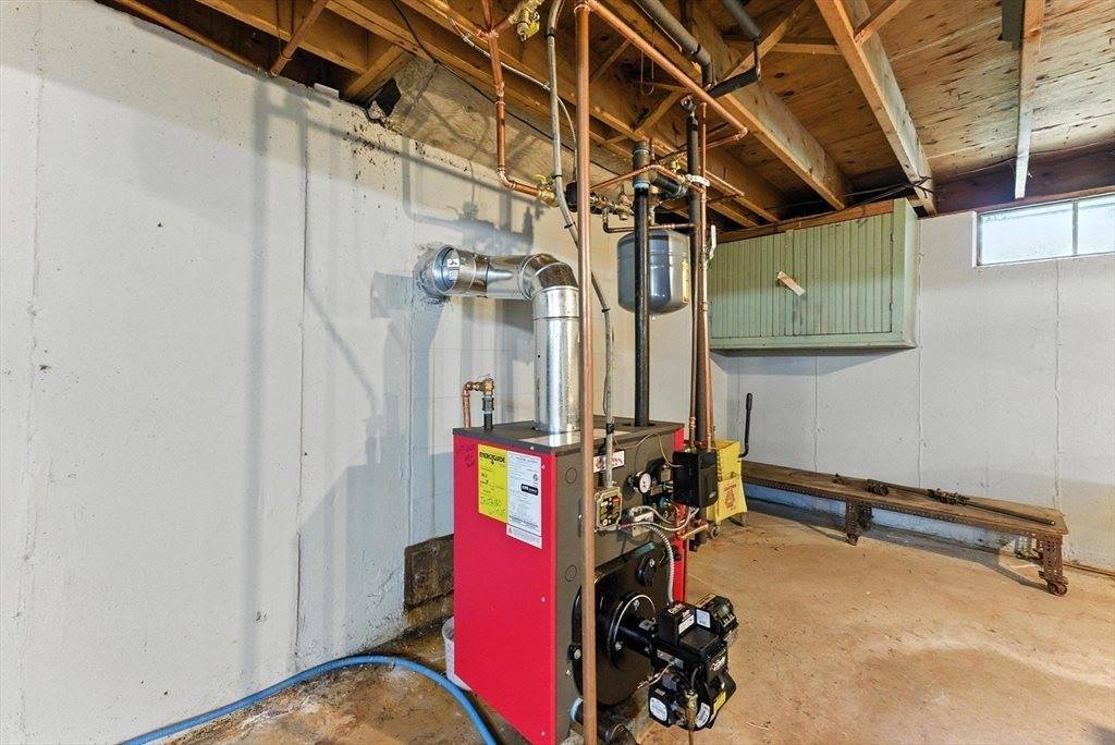 612 N Liberty St, Belchertown, MA 01007