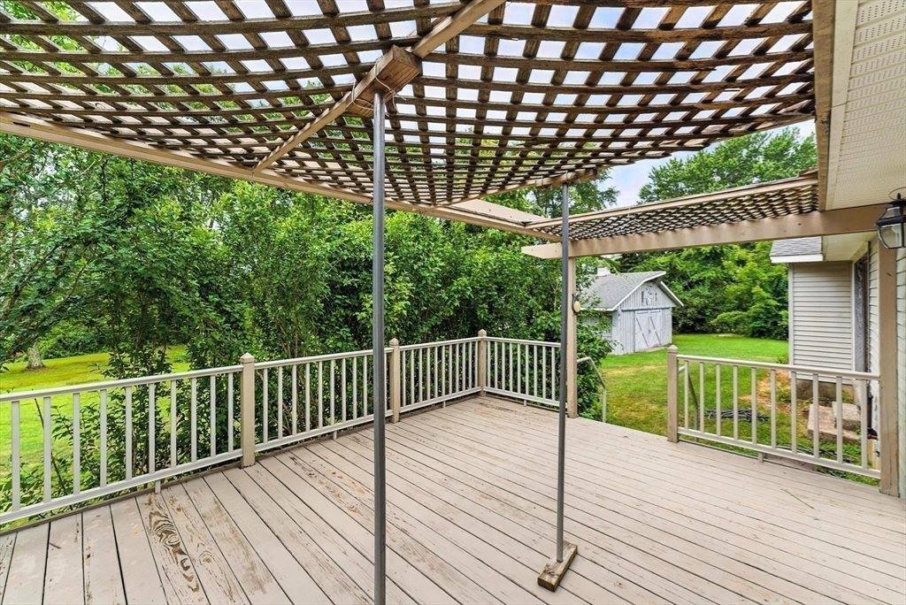 612 N Liberty St, Belchertown, MA 01007