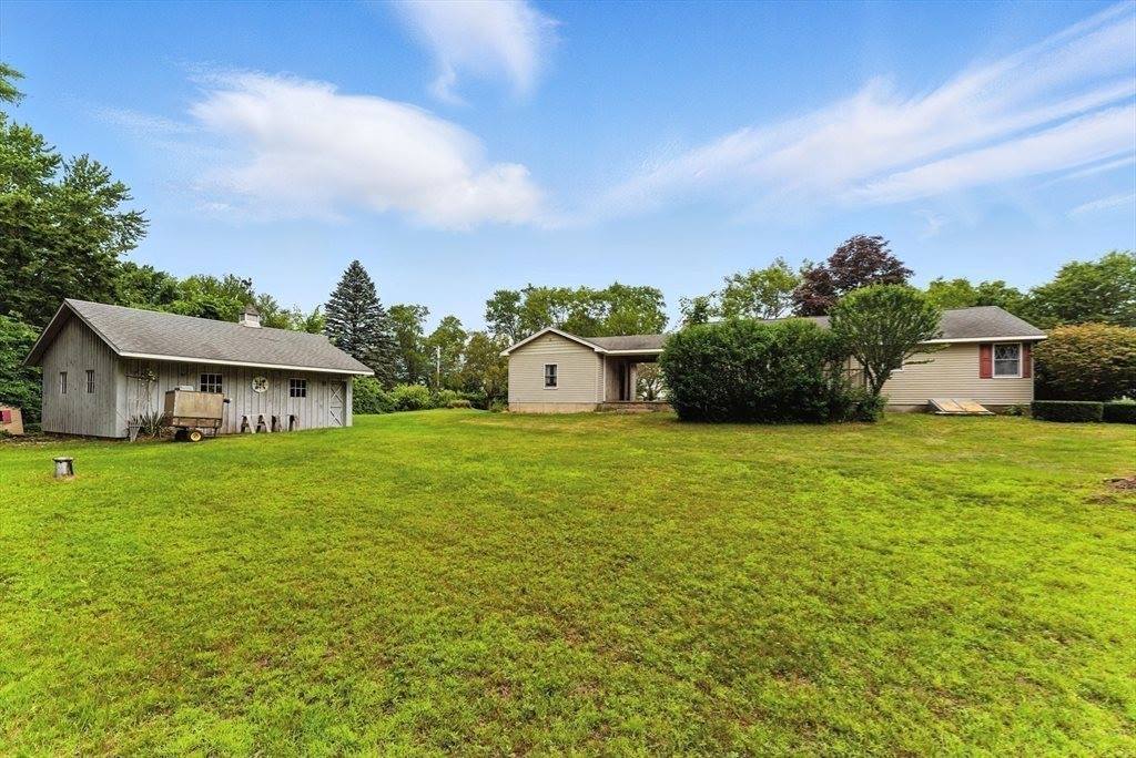 612 N Liberty St, Belchertown, MA 01007