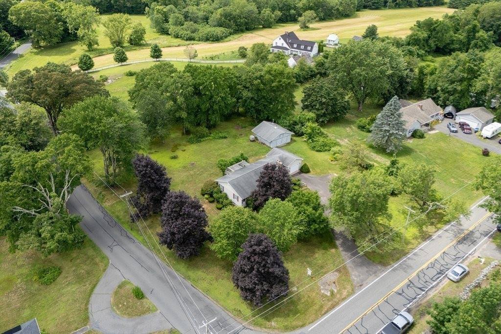 612 N Liberty St, Belchertown, MA 01007