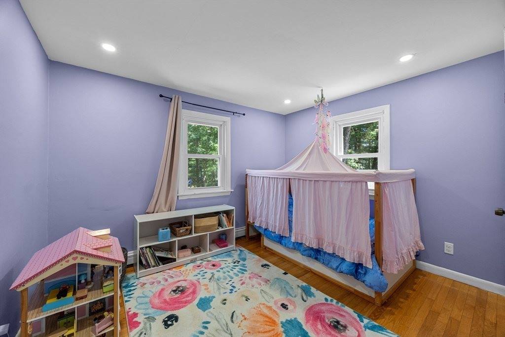 435 Old Mill Rd, Barnstable, MA 02655