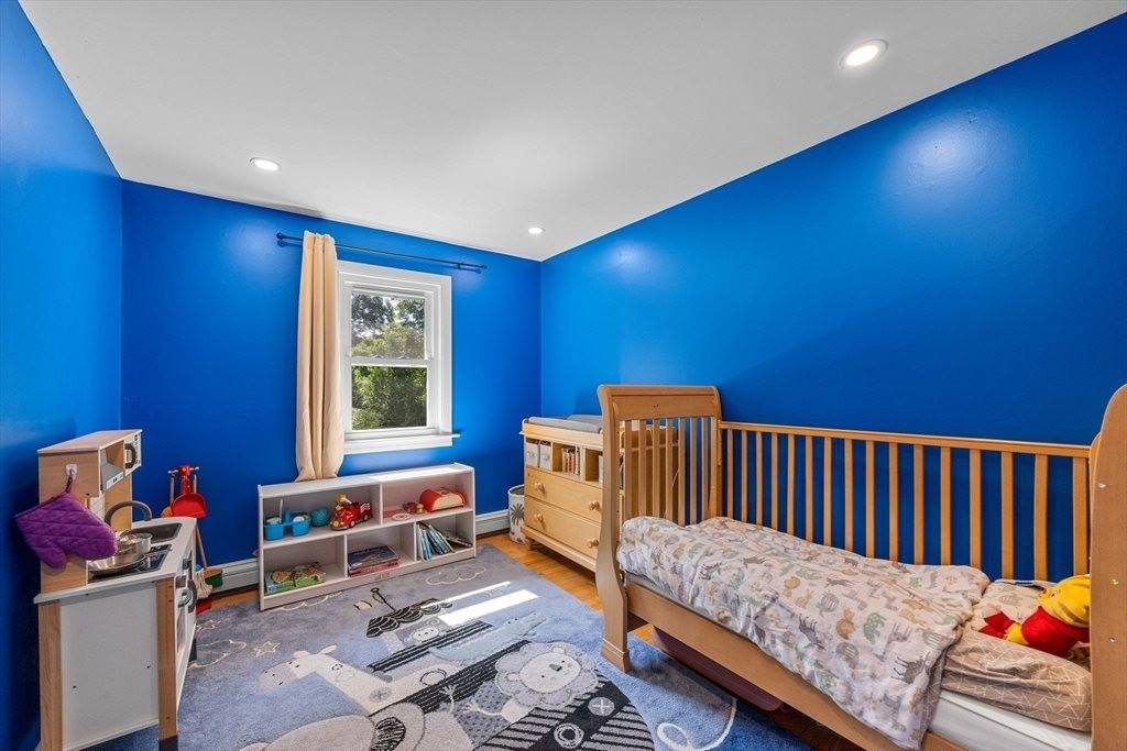 435 Old Mill Rd, Barnstable, MA 02655