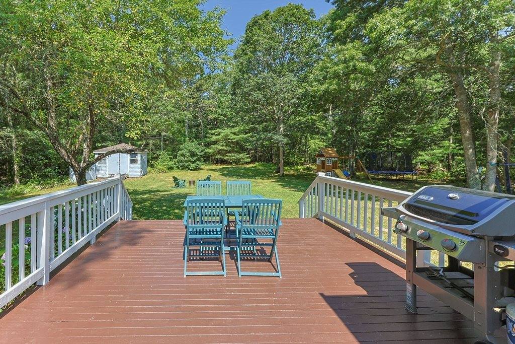 435 Old Mill Rd, Barnstable, MA 02655
