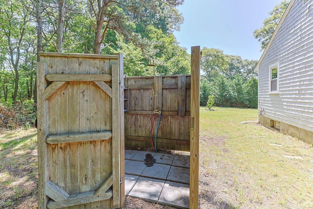 435 Old Mill Rd, Barnstable, MA 02655