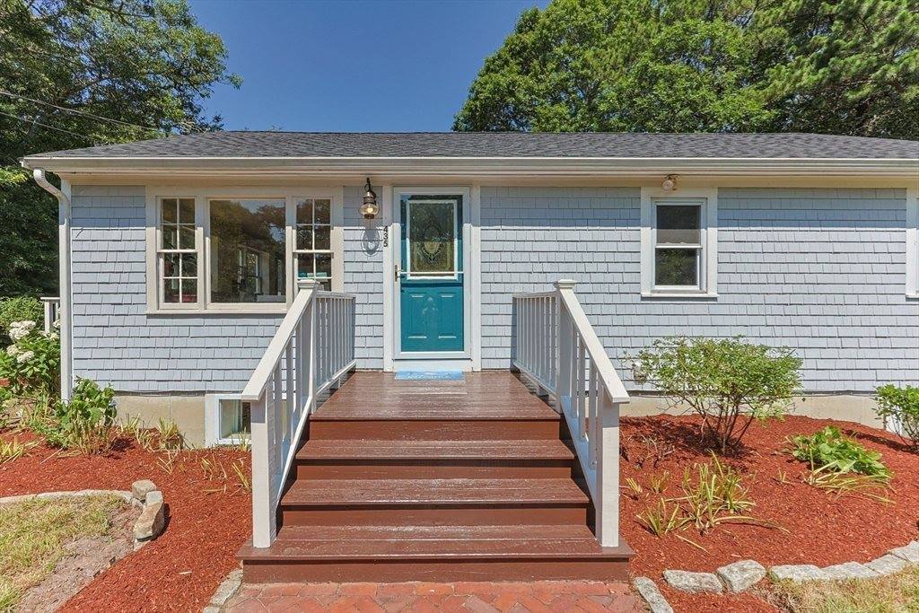 435 Old Mill Rd, Barnstable, MA 02655