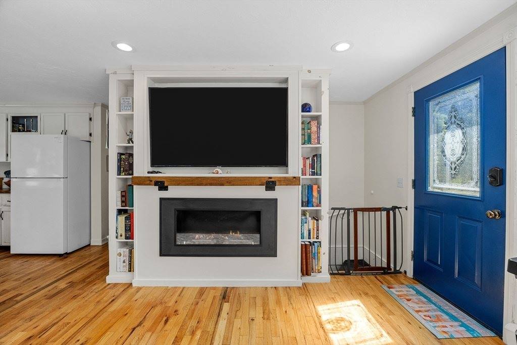 435 Old Mill Rd, Barnstable, MA 02655