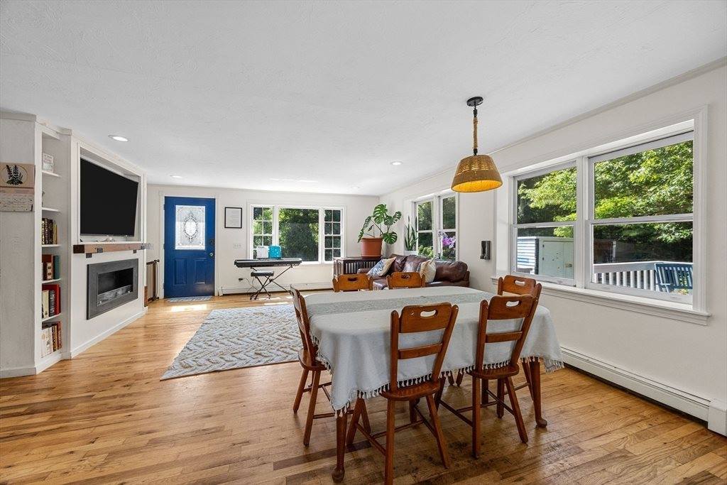 435 Old Mill Rd, Barnstable, MA 02655