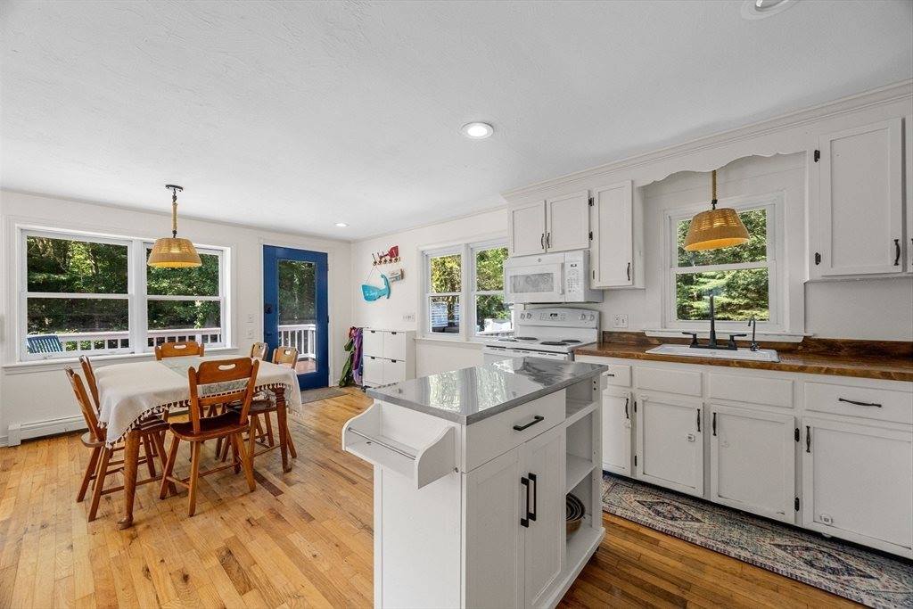 435 Old Mill Rd, Barnstable, MA 02655