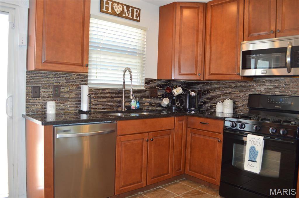 25 Bernie Circle, Maryland Heights, MO 63043