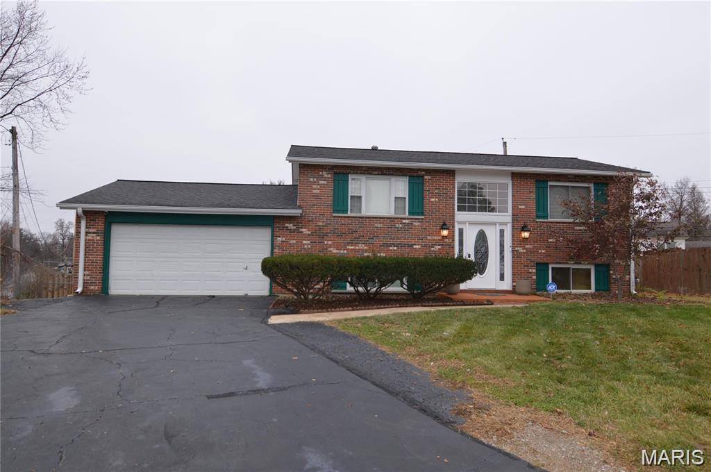 25 Bernie Circle, Maryland Heights, MO 63043