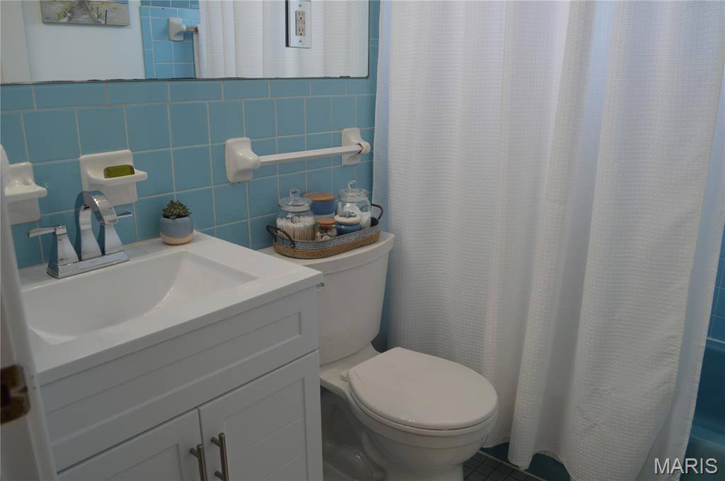 25 Bernie Circle, Maryland Heights, MO 63043