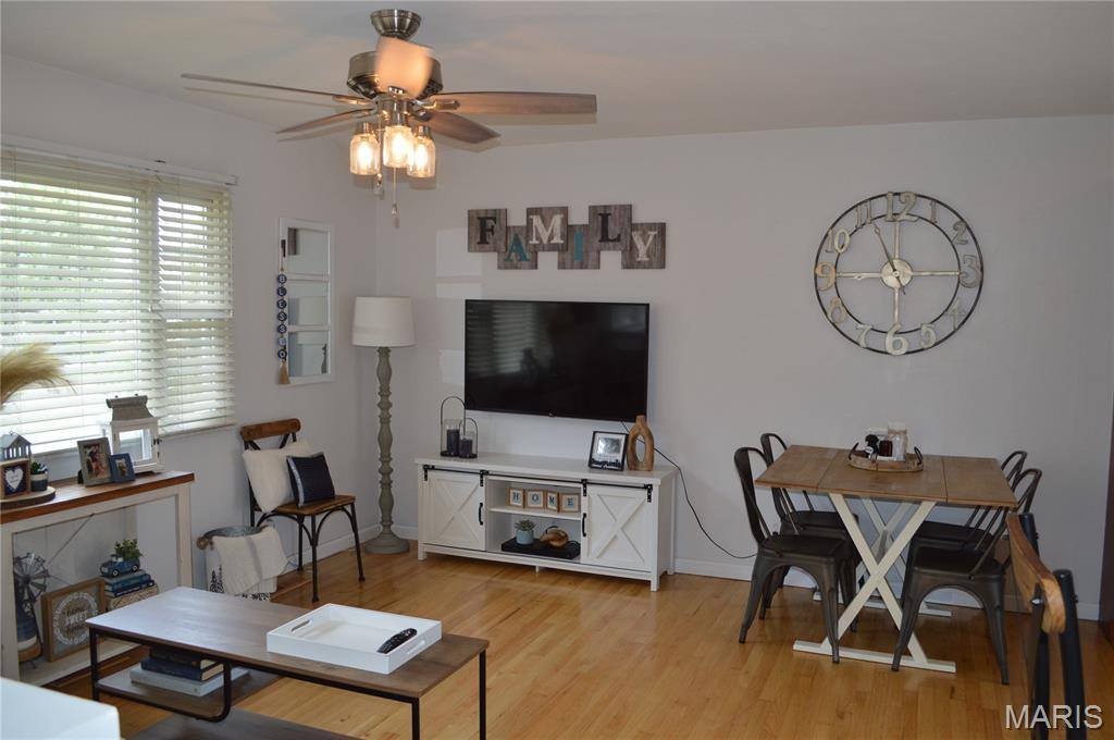 25 Bernie Circle, Maryland Heights, MO 63043