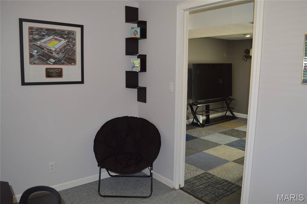 25 Bernie Circle, Maryland Heights, MO 63043