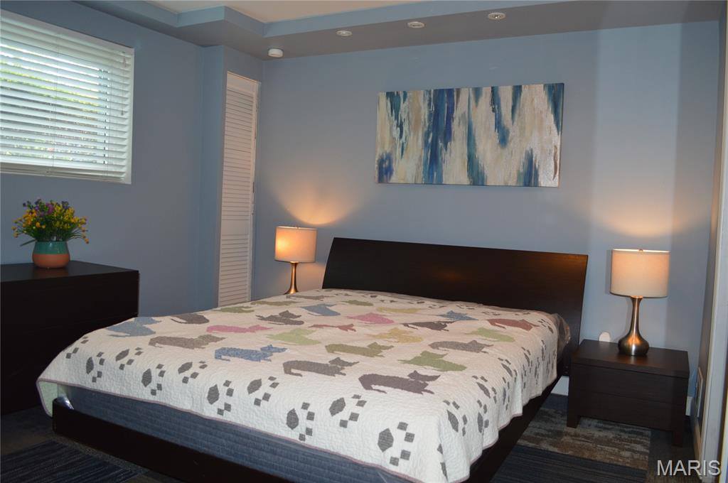 25 Bernie Circle, Maryland Heights, MO 63043