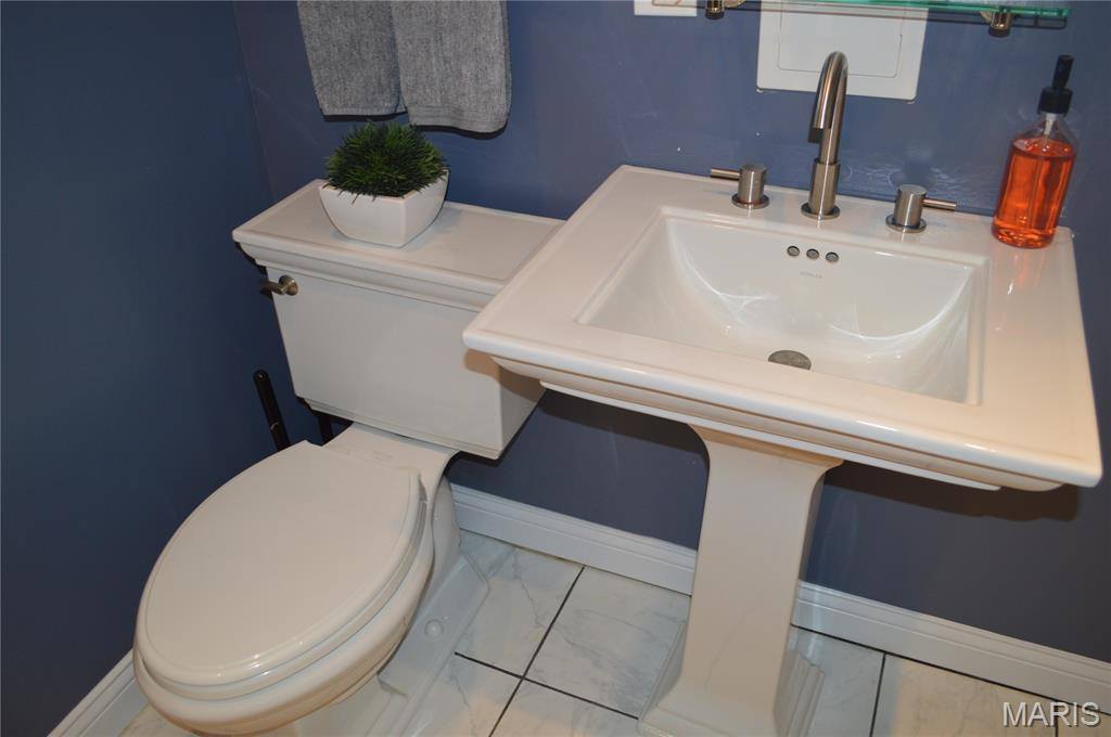 25 Bernie Circle, Maryland Heights, MO 63043