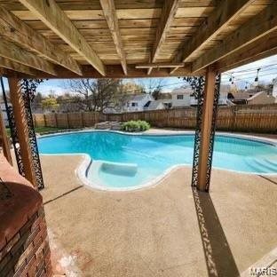 25 Bernie Circle, Maryland Heights, MO 63043