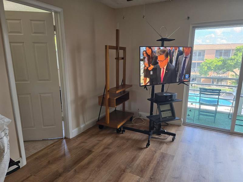 Address Not Available, Lauderhill, FL 33313