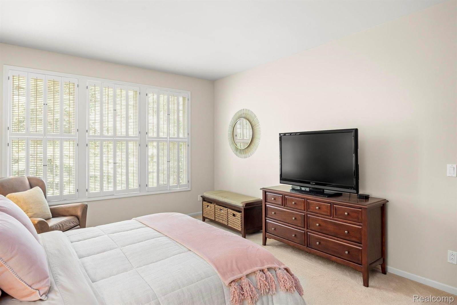 1114 Rock Valley Drive, RochesterCity_Oakland, MI 48307